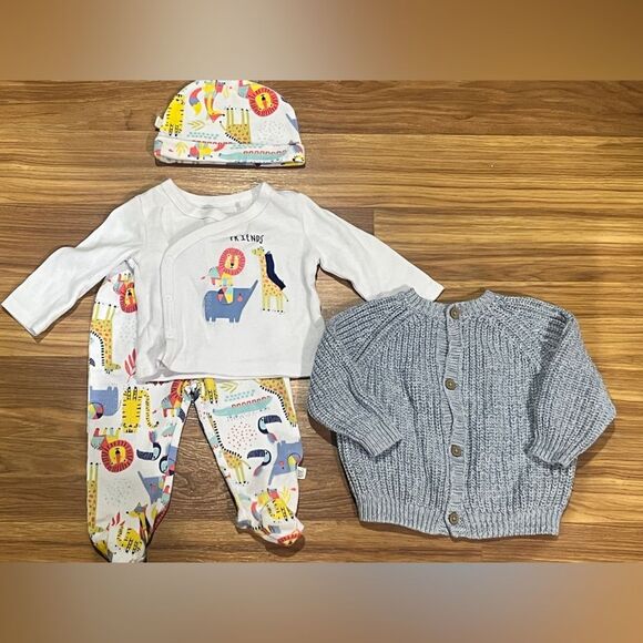 Boys Bundle of 4 infant Clothes size 3-6 Months - Picture 1 of 7